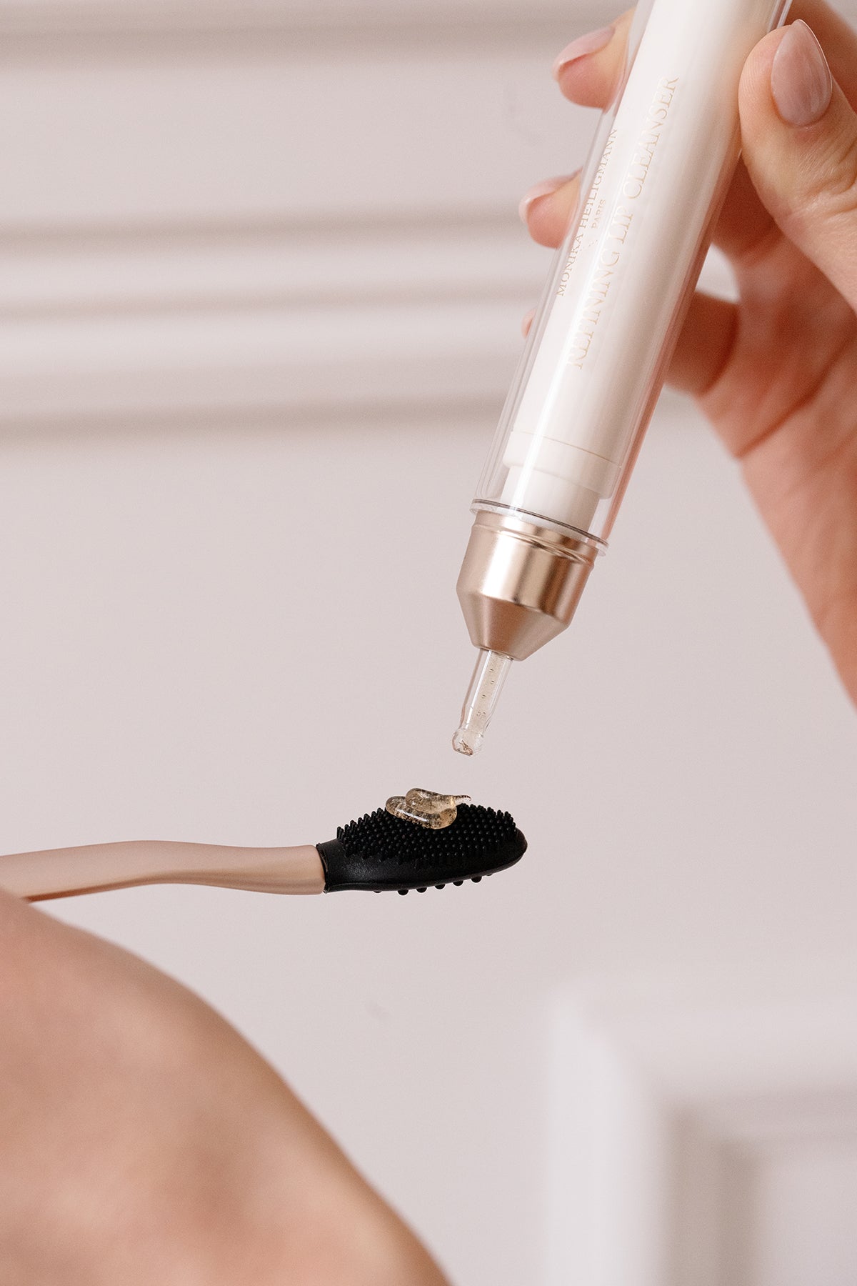 Refining Lip Cleanser