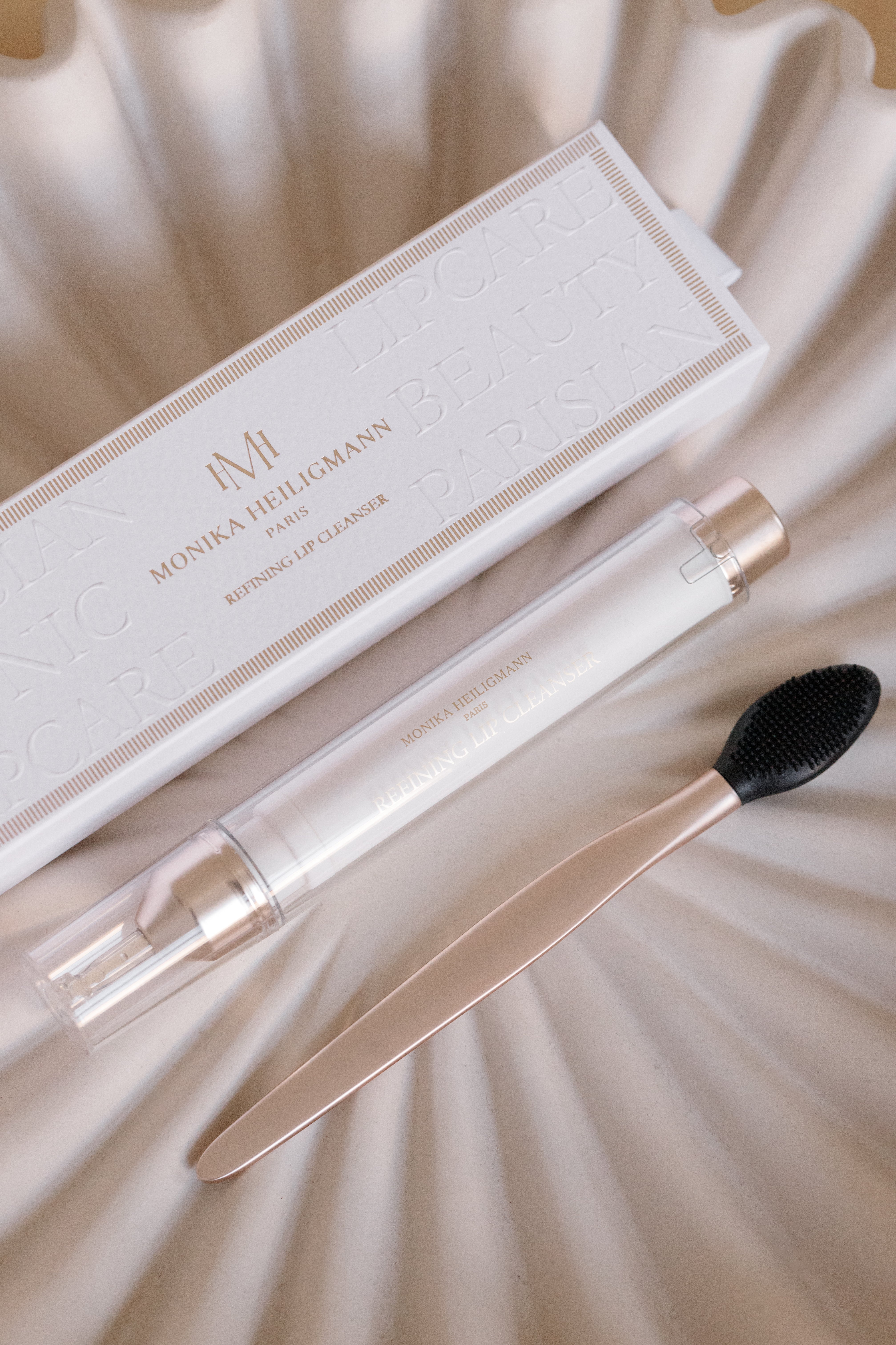 Refining Lip Cleanser